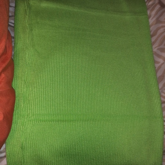 Matching skirt set - Picture 2 of 2